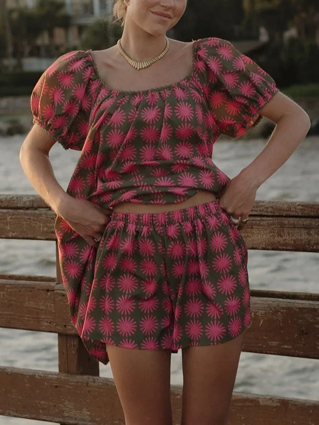 Midikleid mit Laternenärmeln, Graffiti-Print und Taillenschnürung